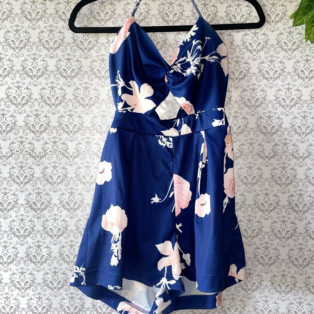 Women's Short Jumpsuit Floral Flowy Sleeveless V-Neck Romper Suit Blue Medium - Picture 3 of 8